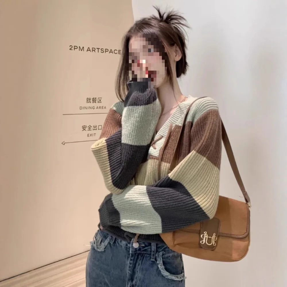 Spring And Autumn New Striped Color-Block Lace-Up V-Neck Long Sleeve Knitted For Women, Elegant Slimming Youthful Loose Short
Spring And Autumn New Striped Color-Block Lace-Up V-Neck Long Sleeve Knitted For Women, Elegant Slimming Youthful Loose Short