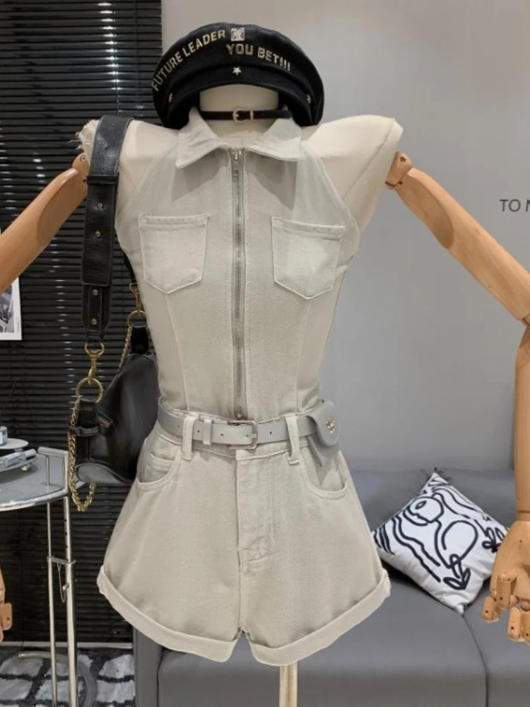 2025 New Summer Fashion Women's Denim Playsuit Sleeveless Backless Halter Wide Leg High Waist Slim Zipper Jumpsuit
2025 New Summer Fashion Women's Denim Playsuit Sleeveless Backless Halter Wide Leg High Waist Slim Zipper Jumpsuit