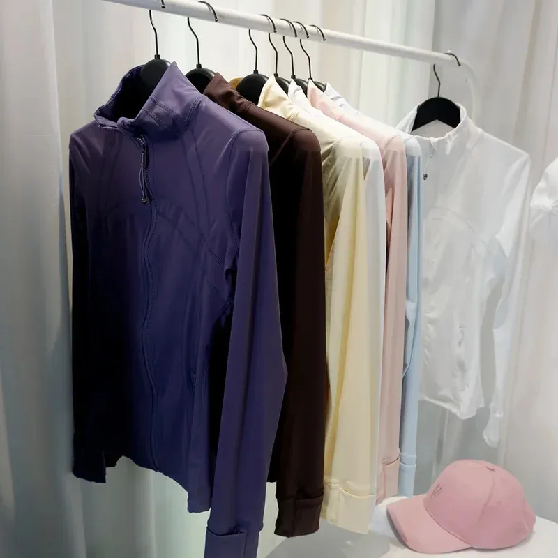 2026 Лимонная куртка в классическом повседневном стиле для йоги и фитнеса, высокоэластичная дышащая спортивная одежда, женская одежда с воротником-стойкой
2026 Лимонная куртка в классическом повседневном стиле для йоги и фитнеса, высокоэластичная дышащая спортивная одежда, женская одежда с воротником-стойкой