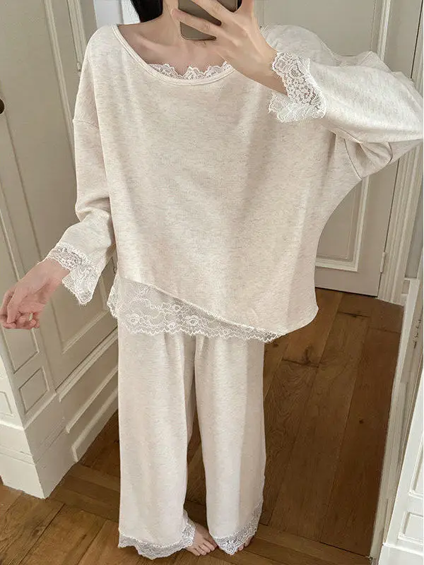 Sexy Shoulder Bared Cashmere Sleepwear Long Sleeve Thickened Home Clothes for Autumn Winter Warm Lace Home Leisure Suit
Sexy Shoulder Bared Cashmere Sleepwear Long Sleeve Thickened Home Clothes for Autumn Winter Warm Lace Home Leisure Suit