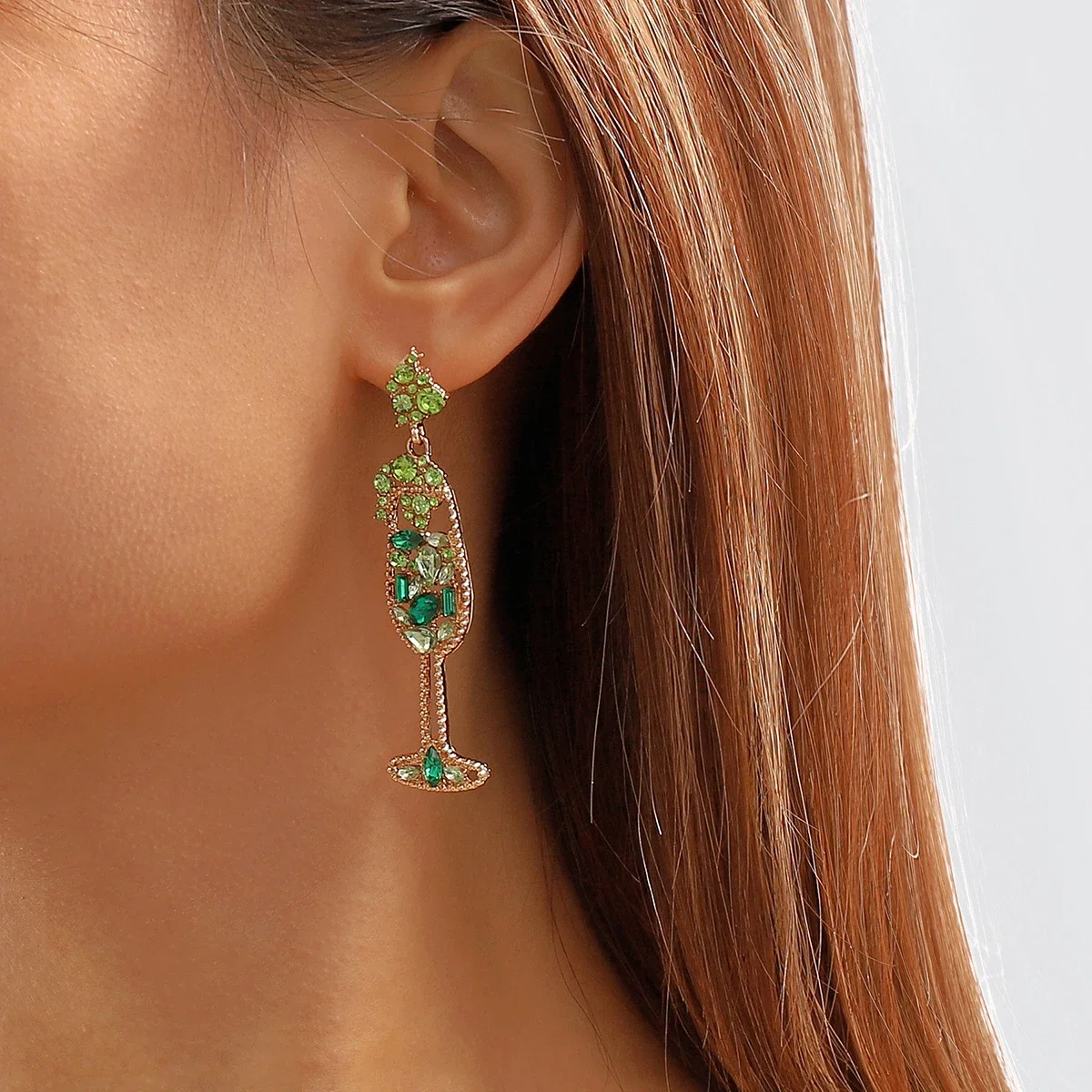 1 Pair of Ladies Fashion New Style Personality Goblet Earrings, Diamond Earrings
1 Pair of Ladies Fashion New Style Personality Goblet Earrings, Diamond Earrings