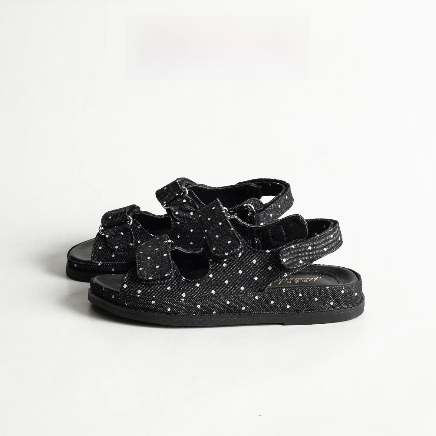 Casual Style Thick Heel Sandals Women's Summer Versatile Retro Roman Wave Dot Denim Beach Shoes Magic Tape Low Cut Breathable
Casual Style Thick Heel Sandals Women's Summer Versatile Retro Roman Wave Dot Denim Beach Shoes Magic Tape Low Cut Breathable