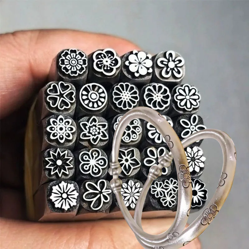 5/7mm Flower Pattern Metal Stamping Tool Jewelry Punching Silver Leather Ring Craft DIY Marking Steel Puncher Engraving Tool
5/7mm Flower Pattern Metal Stamping Tool Jewelry Punching Silver Leather Ring Craft DIY Marking Steel Puncher Engraving Tool