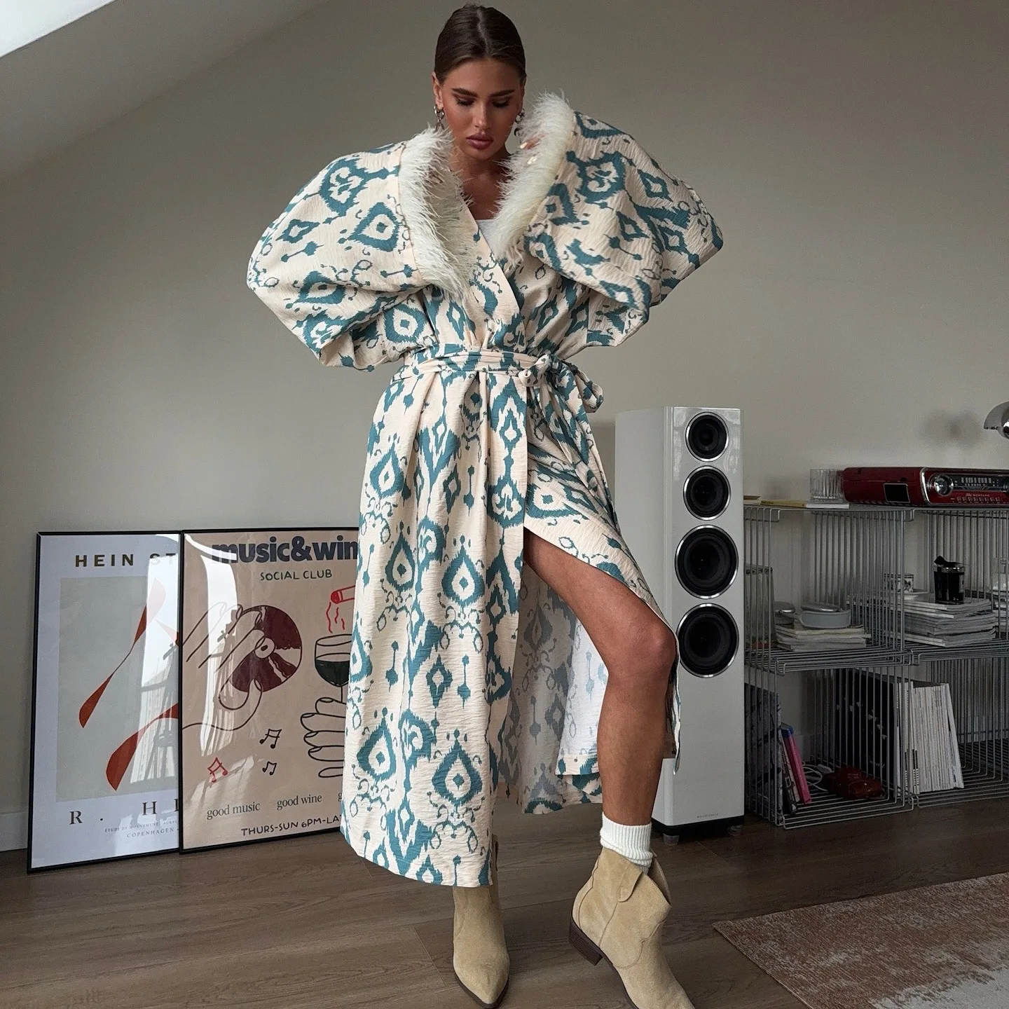 Boho Beach Kimono Maxi Dresses Cardigan Fancy Ostrich Fur long sleeve Cotton Printed Casual Bathrobe Cover-up for Women Robe
Boho Beach Kimono Maxi Dresses Cardigan Fancy Ostrich Fur long sleeve Cotton Printed Casual Bathrobe Cover-up for Women Robe
