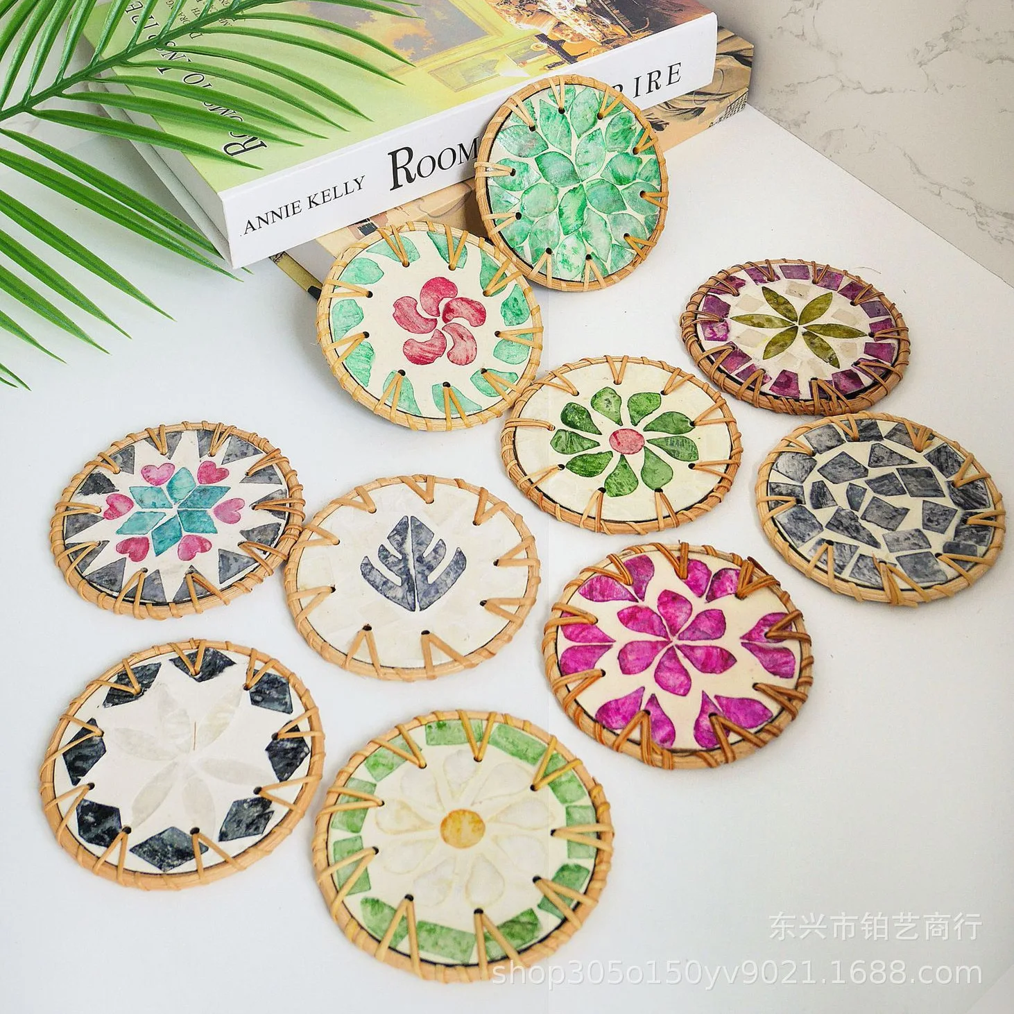 Rattan-woven ceramic heat-insulated mat, shell-shaped tea cup mat, hand-woven anti-scald mat for tea tables
Rattan-woven ceramic heat-insulated mat, shell-shaped tea cup mat, hand-woven anti-scald mat for tea tables