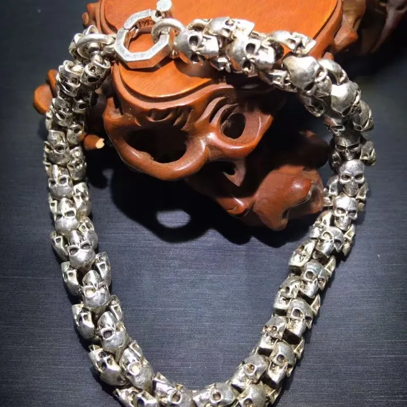 Chinese Tibetan Silver Skull jewelry Bracelet To Ward Off Evil Spirits Fashionable Personalized Pingan Men Women Gift
Chinese Tibetan Silver Skull jewelry Bracelet To Ward Off Evil Spirits Fashionable Personalized Pingan Men Women Gift
