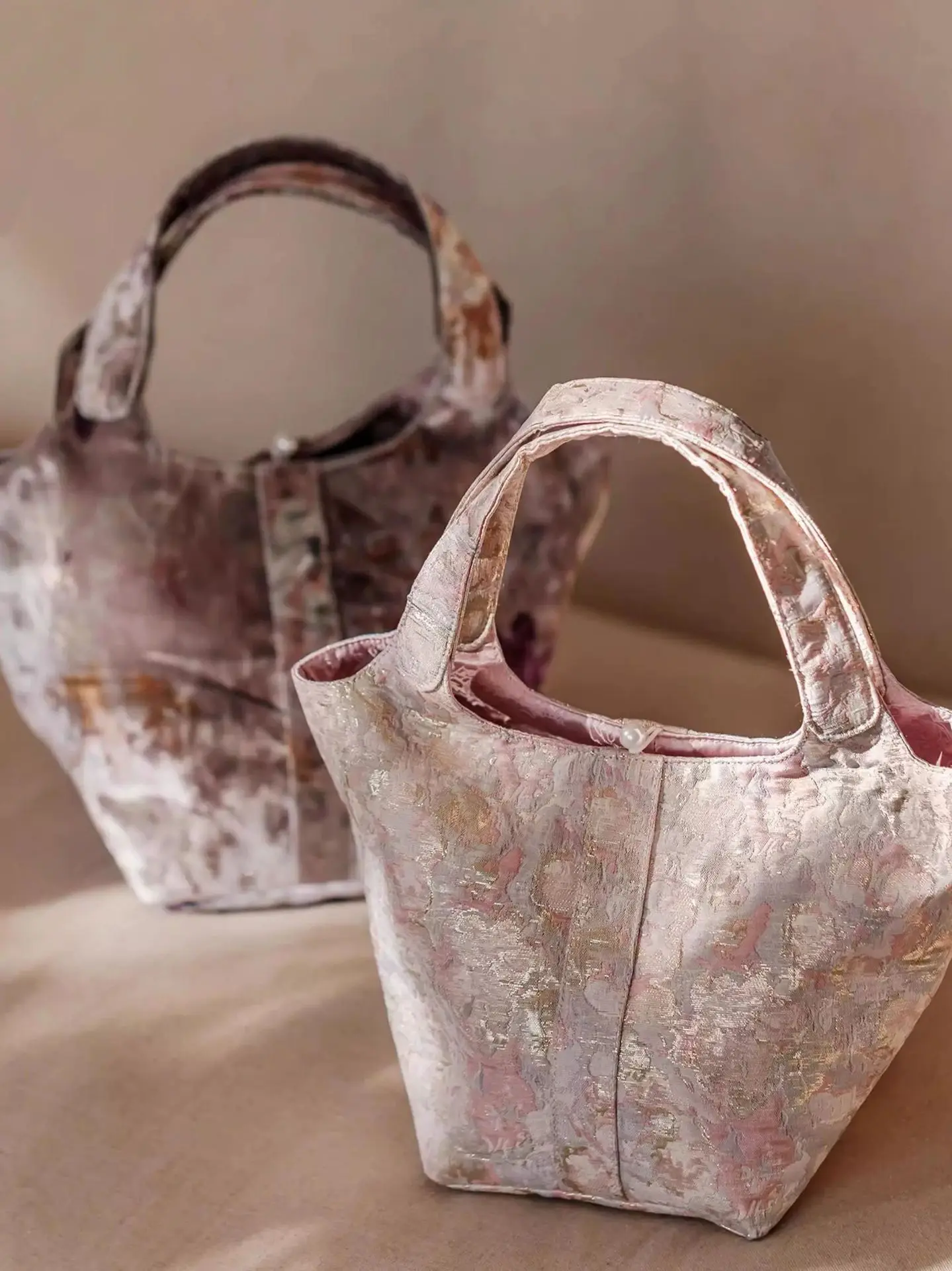 Chic Crochet Basket Purse - Floral Embroidery Top Handle Bag, Retro Women's Shoulder Tote
Chic Crochet Basket Purse - Floral Embroidery Top Handle Bag, Retro Women's Shoulder Tote