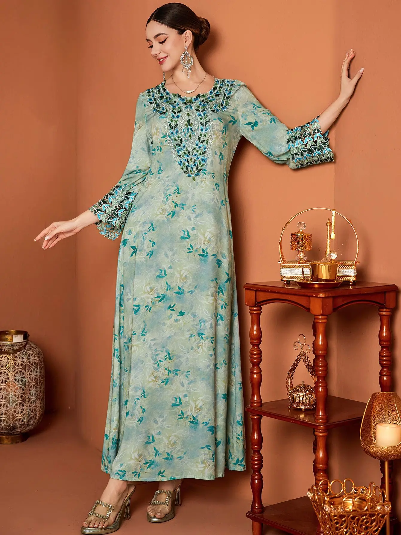 Eid Muslim Dress Women Abaya Embroidery Print Flower Party Long Dresses Vestidos Caftan Jalabiya Ramadan Dubai Arab Long Robe
Eid Muslim Dress Women Abaya Embroidery Print Flower Party Long Dresses Vestidos Caftan Jalabiya Ramadan Dubai Arab Long Robe
