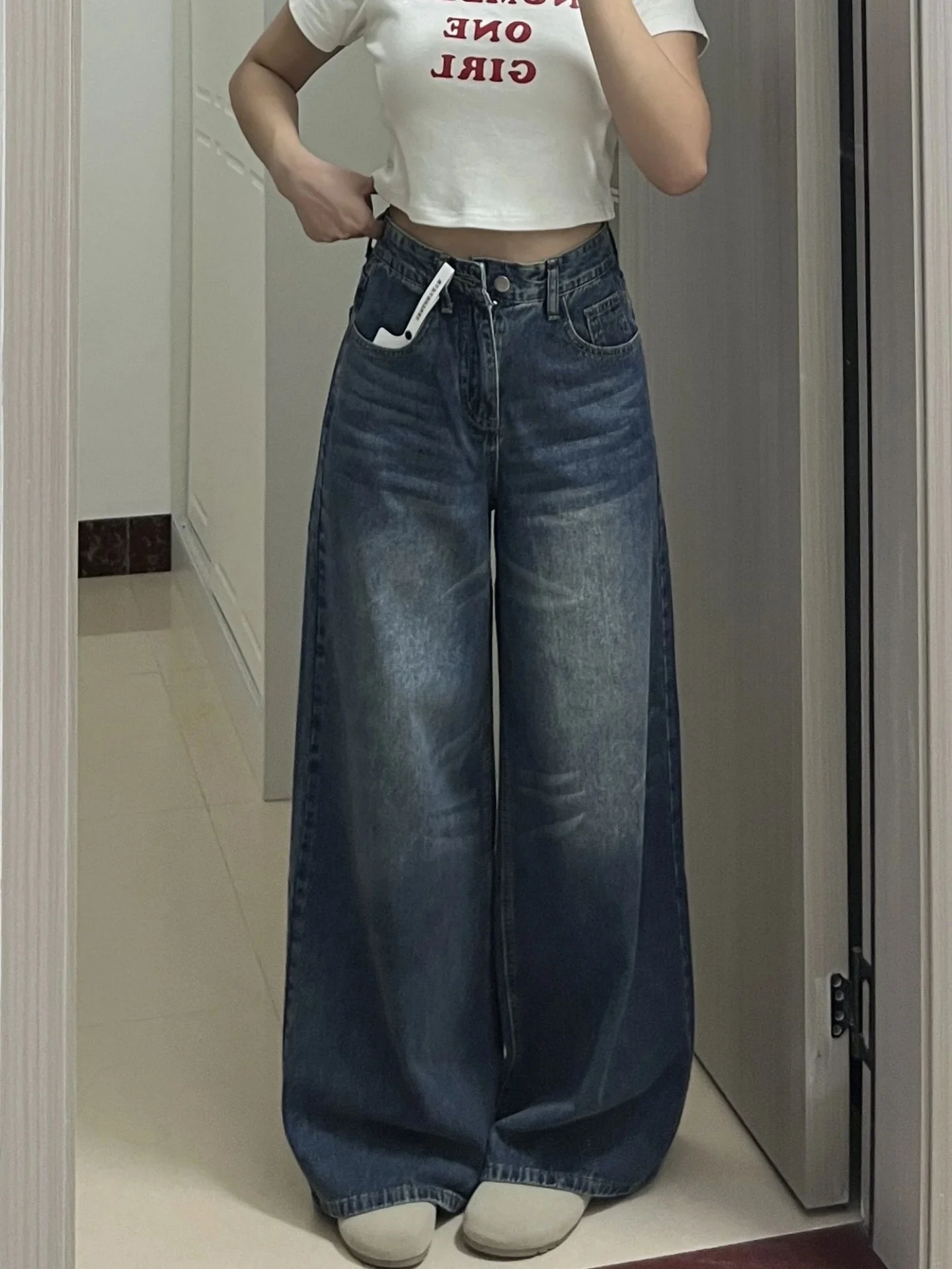 Широкие джинсы с высокой талией, американские джинсовые джинсы, женские свободные брюки прямого кроя, осенняя мода, большие размеры, утягивающая драпировка 
Широкие джинсы с высокой талией, американские джинсовые джинсы, женские свободные брюки прямого кроя, осенняя мода, большие размеры, утягивающая драпировка