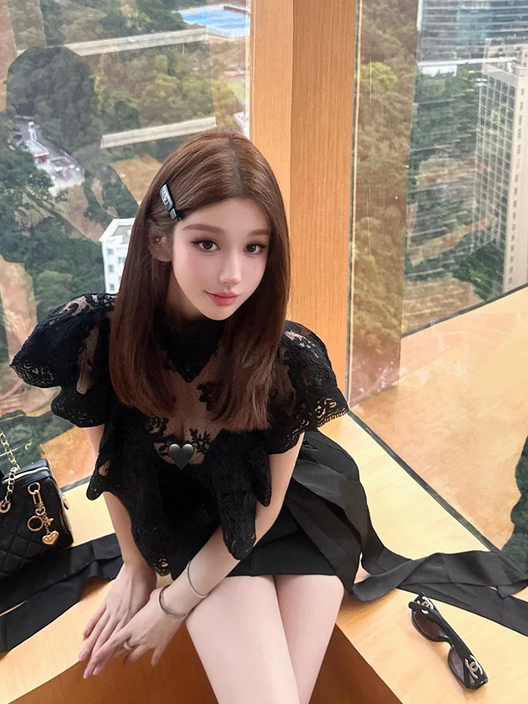 Black Short Splice Chiffon Top Women's Summer New Style Courtyard Style Stand Collar Lace Trim French Style Slim Fit Ribbon Belt
Black Short Splice Chiffon Top Women's Summer New Style Courtyard Style Stand Collar Lace Trim French Style Slim Fit Ribbon Belt