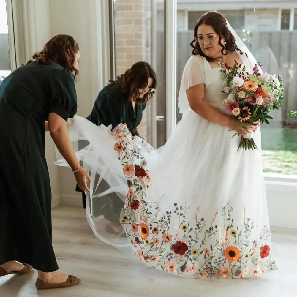 Colorful Plus Size A-line Wedding Dresses Short Sleeves Sweetheart Tulle Bridal Gown Floral Embroidered Lace vestido de novia
Colorful Plus Size A-line Wedding Dresses Short Sleeves Sweetheart Tulle Bridal Gown Floral Embroidered Lace vestido de novia