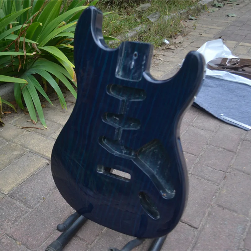 6-струнная электрогитара Big John с одной волной, корпус из зебранового дерева, маршрут звукоснимателей SSs, синий и коричневый BJ3324 17 97
6-струнная электрогитара Big John с одной волной, корпус из зебранового дерева, маршрут звукоснимателей SSs, синий и коричневый BJ3324 17 97