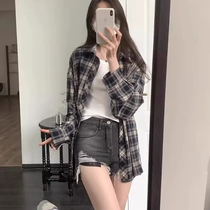 Vintage Versatile Navy Blue Plaid Shirts Women Turn-Down Collar Pocket Fashion Blouse Spring Summer Basic Thin Outerwear Mujer
Vintage Versatile Navy Blue Plaid Shirts Women Turn-Down Collar Pocket Fashion Blouse Spring Summer Basic Thin Outerwear Mujer