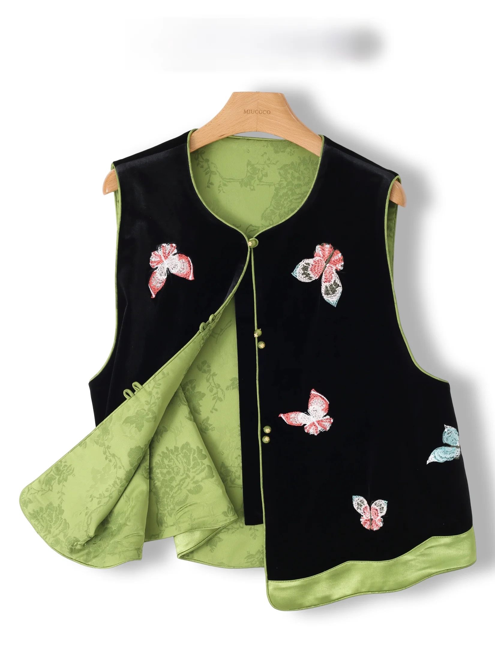 New Chinese Style Women's Velvet Embroidered Vest Heavy Work Stitching Retro High-End Patchwork Top Trendy Pattern
New Chinese Style Women's Velvet Embroidered Vest Heavy Work Stitching Retro High-End Patchwork Top Trendy Pattern