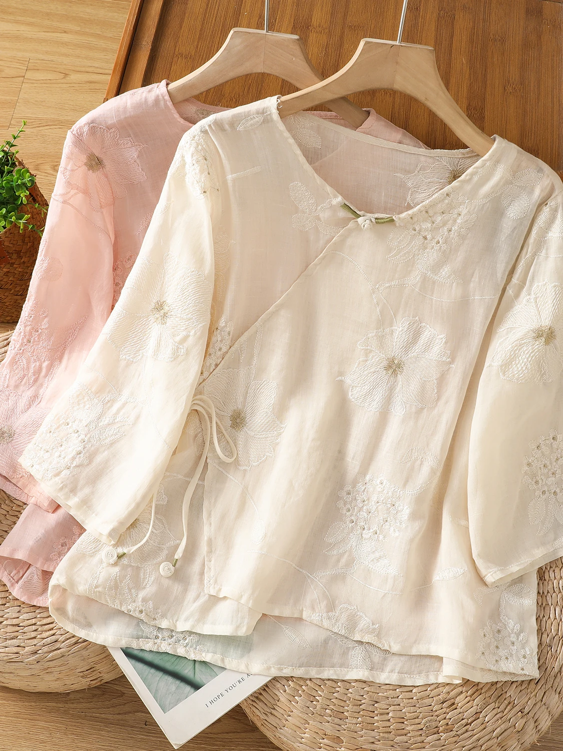 Льняная блузка с вышивкой mid Sve Свободный крой Тонкий крой круглый Ne Цветочный принт на пуговицах Повседневная одежда для женщин больших размеров
Льняная блузка с вышивкой mid Sve Свободный крой Тонкий крой круглый Ne Цветочный принт на пуговицах Повседневная одежда для женщин больших размеров