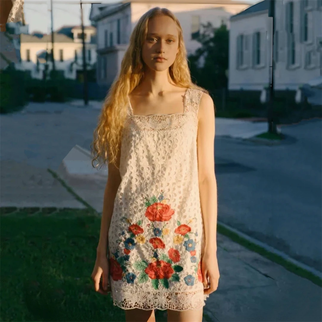 Elegant Embroidered Hollow out Floral Vest Dress French Style High Waist Cotton Casual City Commute Summer Non-Stretch Skirt
Elegant Embroidered Hollow out Floral Vest Dress French Style High Waist Cotton Casual City Commute Summer Non-Stretch Skirt