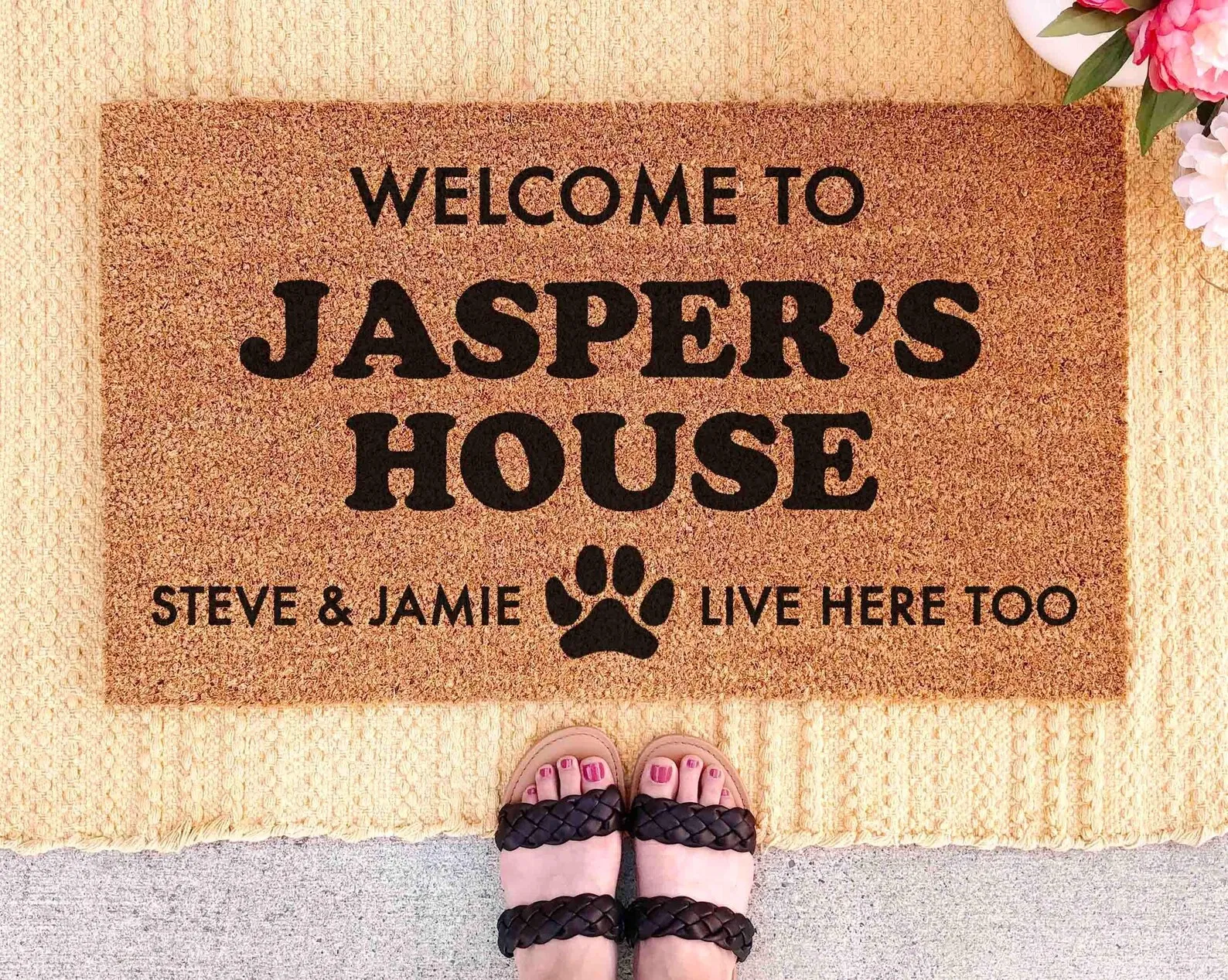 Custom Family Name Dog Paw Text Welcome Mat Stylish Personalized Name Entrance Doormat for Indoor Outdoor Housewaring Gifts Mat
Custom Family Name Dog Paw Text Welcome Mat Stylish Personalized Name Entrance Doormat for Indoor Outdoor Housewaring Gifts Mat