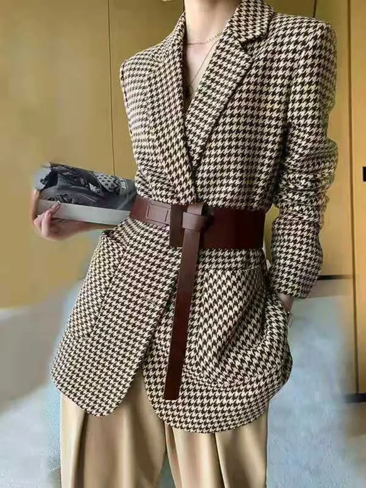 Korean Fashion Coats 2023 Chic Elegant Woman Jacket Autumn New In Office Lady Casual Plaid Belt Oversize Blazer Women Clothing
Korean Fashion Coats 2023 Chic Elegant Woman Jacket Autumn New In Office Lady Casual Plaid Belt Oversize Blazer Women Clothing