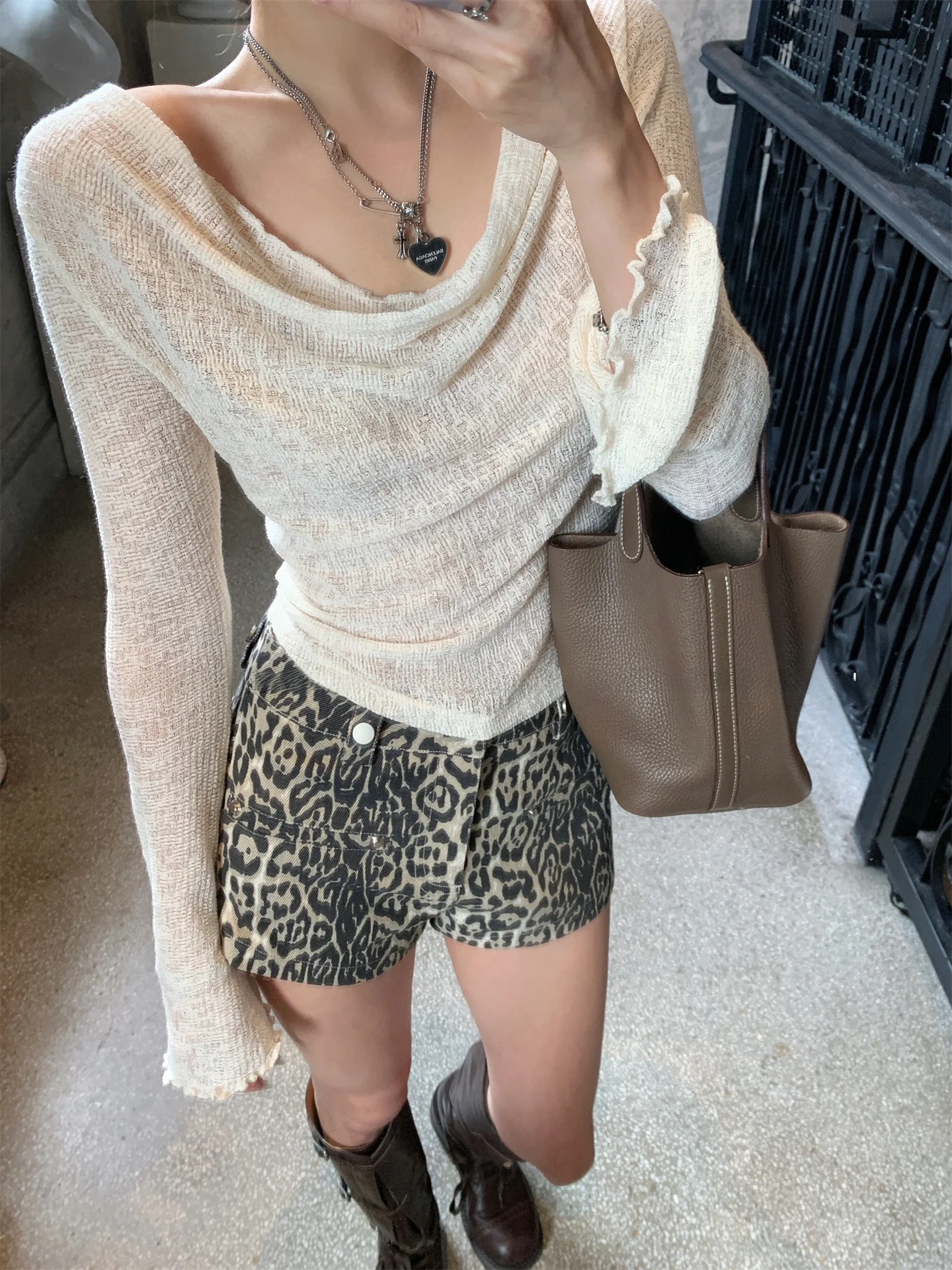 Lightweight Breathable GV Big Brother Knitted Sweater Micro Translucent Open Ne Top Versatile Sli Design Autumn New Arr...
Lightweight Breathable GV Big Brother Knitted Sweater Micro Translucent Open Ne Top Versatile Sli Design Autumn New Arr...