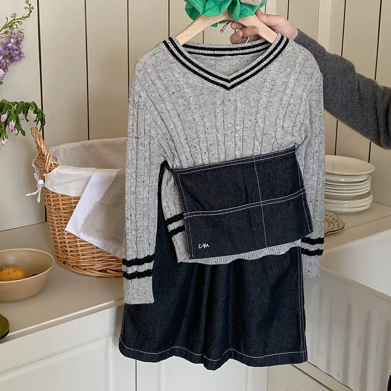 2025 Spring Autumn Infant Kid Girl 3PCS Clothes Set V-collar Elegant Knitwear Suit Lace Fart Curtain Loose Striaht Jeans Outfit
2025 Spring Autumn Infant Kid Girl 3PCS Clothes Set V-collar Elegant Knitwear Suit Lace Fart Curtain Loose Striaht Jeans Outfit