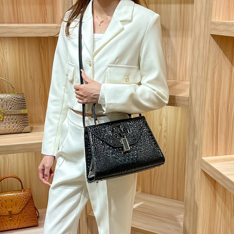 Elegant Crossbody Handbag High End Luxury Leather Popular Classic Trendy Design Vintage Casual Simple Women Bag
Elegant Crossbody Handbag High End Luxury Leather Popular Classic Trendy Design Vintage Casual Simple Women Bag