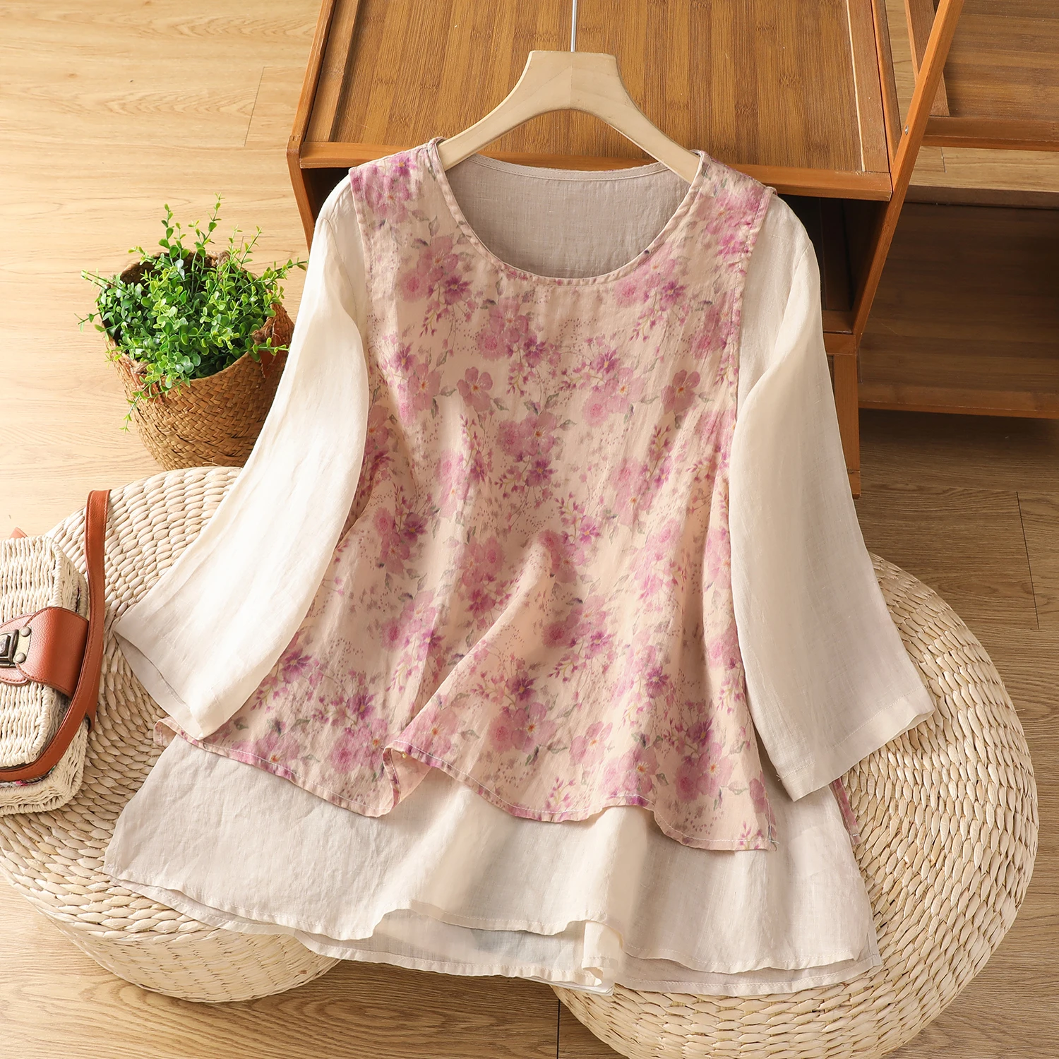Loose Women's Cotton Linen T-shirt round Neck Base Shirt Button Design Summer New Style Lazy Style Large Size Fake Two-Piece
Loose Women's Cotton Linen T-shirt round Neck Base Shirt Button Design Summer New Style Lazy Style Large Size Fake Two-Piece
