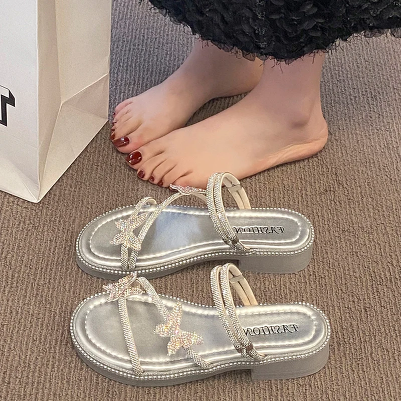 Summer Flat Sandals Women's Outerwear High-End Beach Knot Crystal Diamond Skirt Two-Way Slip-On Shoes Fashionable
Summer Flat Sandals Women's Outerwear High-End Beach Knot Crystal Diamond Skirt Two-Way Slip-On Shoes Fashionable