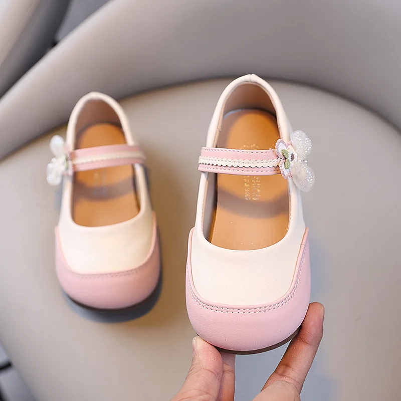 Toddler Girls Ankle Strap Leather Shoes 2026 New Spring Kids School Dance Shoes Soft Sole Simple Princess Girls Party Daily Wear
Toddler Girls Ankle Strap Leather Shoes 2026 New Spring Kids School Dance Shoes Soft Sole Simple Princess Girls Party Daily Wear