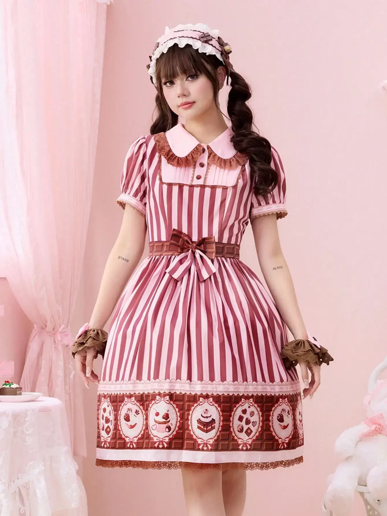 ROMWE Kawaii Spring/Summer Japanese Style Cute Chocolate Dessert Striped Print Lapel Lace Patchwork Midi Dress For Women
ROMWE Kawaii Spring/Summer Japanese Style Cute Chocolate Dessert Striped Print Lapel Lace Patchwork Midi Dress For Women