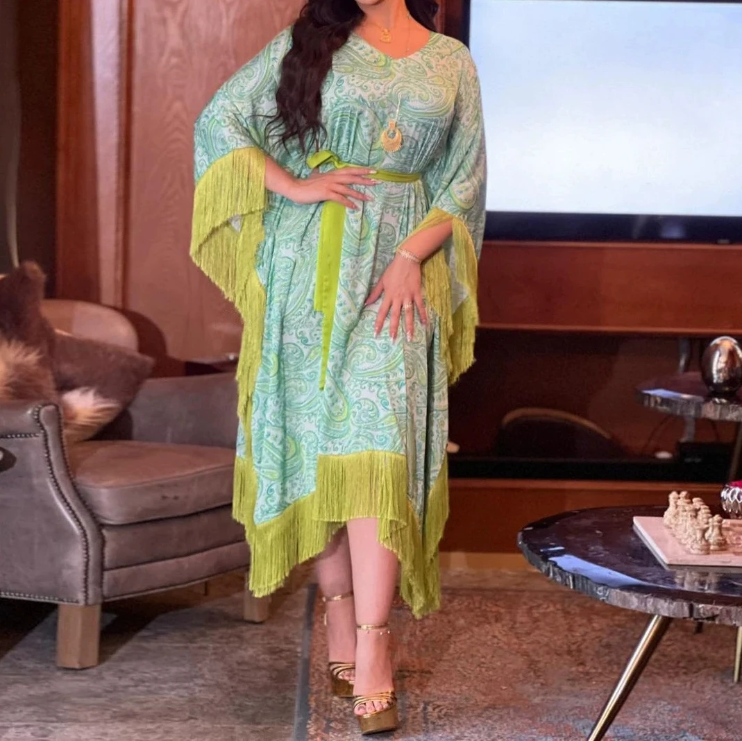 Fashion Muslim women's green tassel batwing sleeve plus size women's Southeast Asian dress-GZXX649
Fashion Muslim women's green tassel batwing sleeve plus size women's Southeast Asian dress-GZXX649