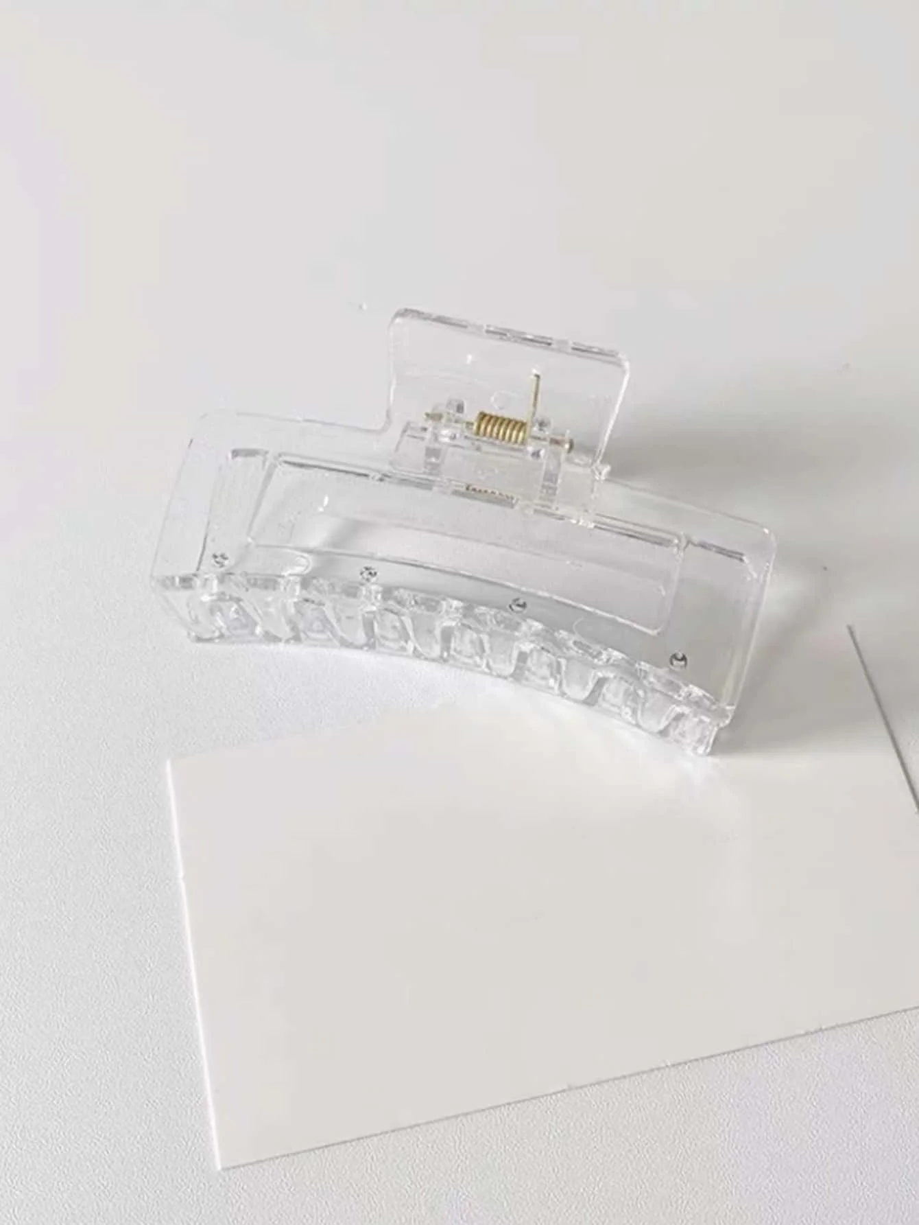 Clear Acrylic Rectangular Hair Claw Clip – Minimalist Everyday Accessory For Casual, Beach, Travel, School & Vacation Use
Clear Acrylic Rectangular Hair Claw Clip – Minimalist Everyday Accessory For Casual, Beach, Travel, School & Vacation Use