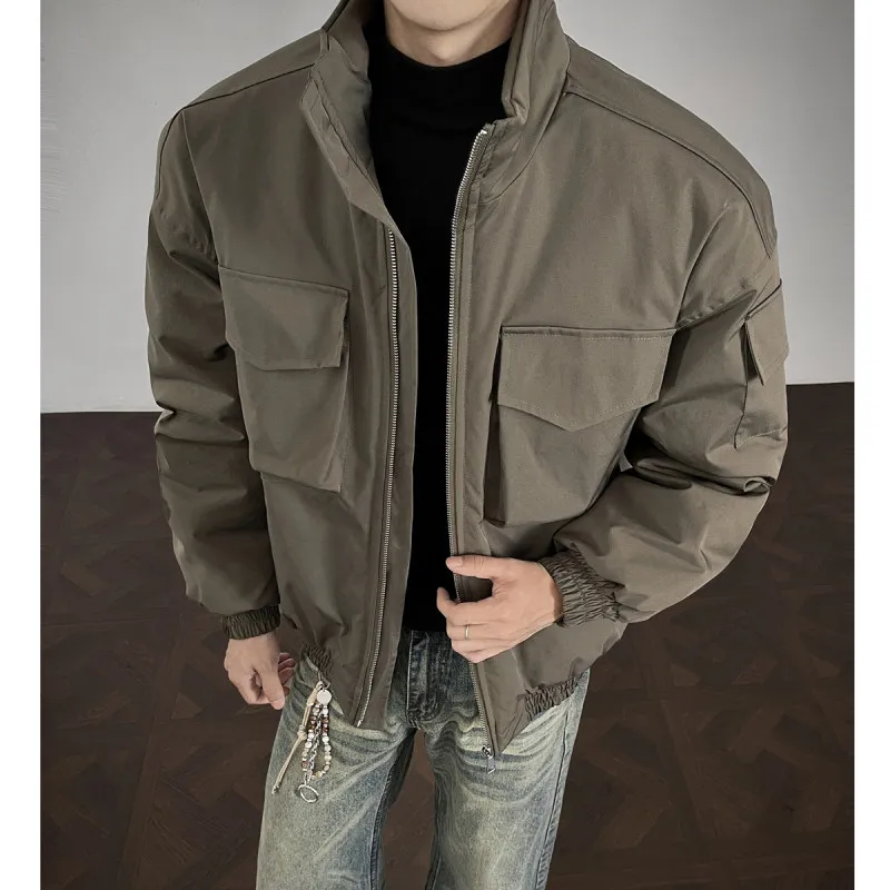 Мужская зимняя куртка-бомбер из хлопка, модная, свободного кроя, с воротником-стойкой, большого размера, от бренда American Sle
Мужская зимняя куртка-бомбер из хлопка, модная, свободного кроя, с воротником-стойкой, большого размера, от бренда American Sle