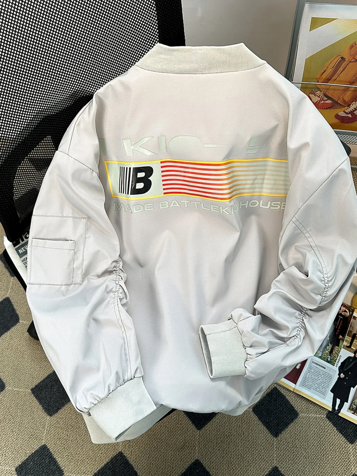 Мужская бейсбольная куртка Thiened American Vibe Pilot Jaet из хлопка с вышивкой, свободного кроя, для пар, весна-осень-зима
Мужская бейсбольная куртка Thiened American Vibe Pilot Jaet из хлопка с вышивкой, свободного кроя, для пар, весна-осень-зима