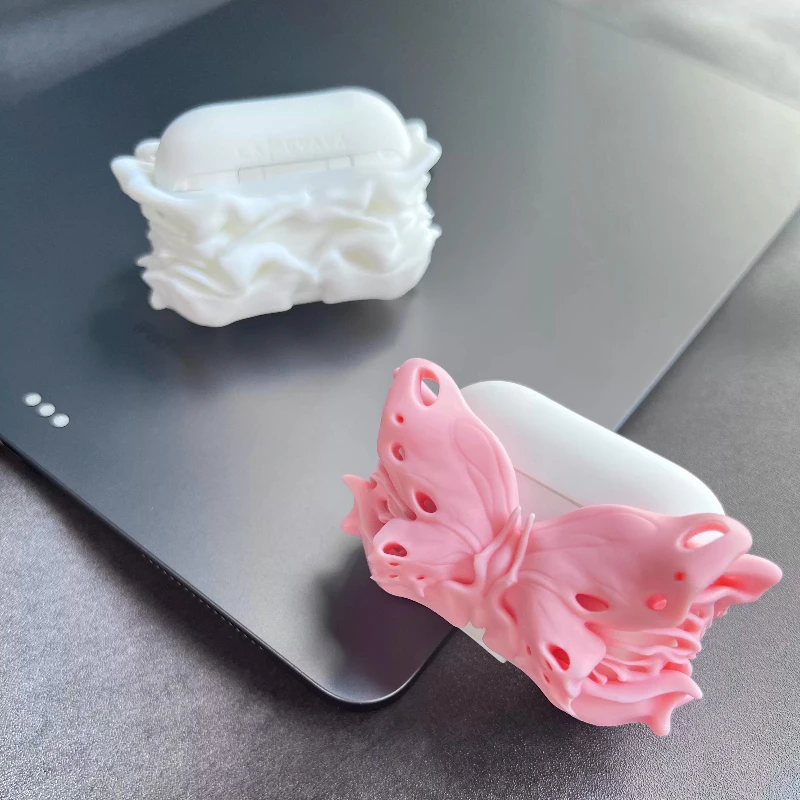 Оригинальный чехол для наушников с 3D-печатью в виде бабочки из жидкого силикона, подходит для AirPods 4, защитный чехол для AirPods Pro 3.
Оригинальный чехол для наушников с 3D-печатью в виде бабочки из жидкого силикона, подходит для AirPods 4, защитный чехол для AirPods Pro 3.