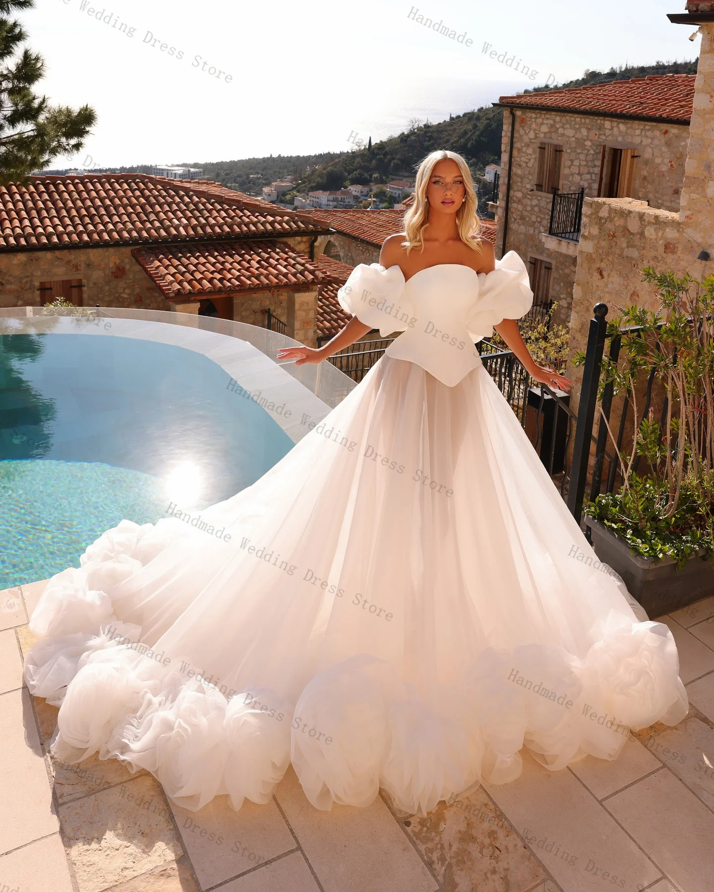 White A Line Women Wedding Dress 3D Flower Sexy Off Shoulder Short Sleeves Sheer Bridal Gown Customized Plus Size Robe de mariée
White A Line Women Wedding Dress 3D Flower Sexy Off Shoulder Short Sleeves Sheer Bridal Gown Customized Plus Size Robe de mariée