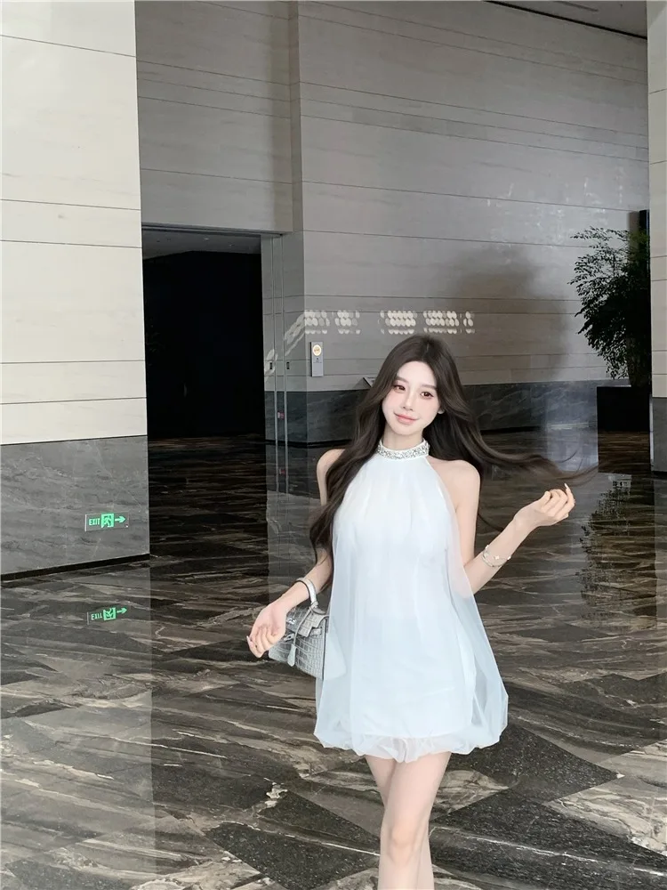 Women's diamond-studded off-shoulder halter sleeveless dress, summer tulle loose short skirt, hot girl white A-line skirt. y2k
Women's diamond-studded off-shoulder halter sleeveless dress, summer tulle loose short skirt, hot girl white A-line skirt. y2k