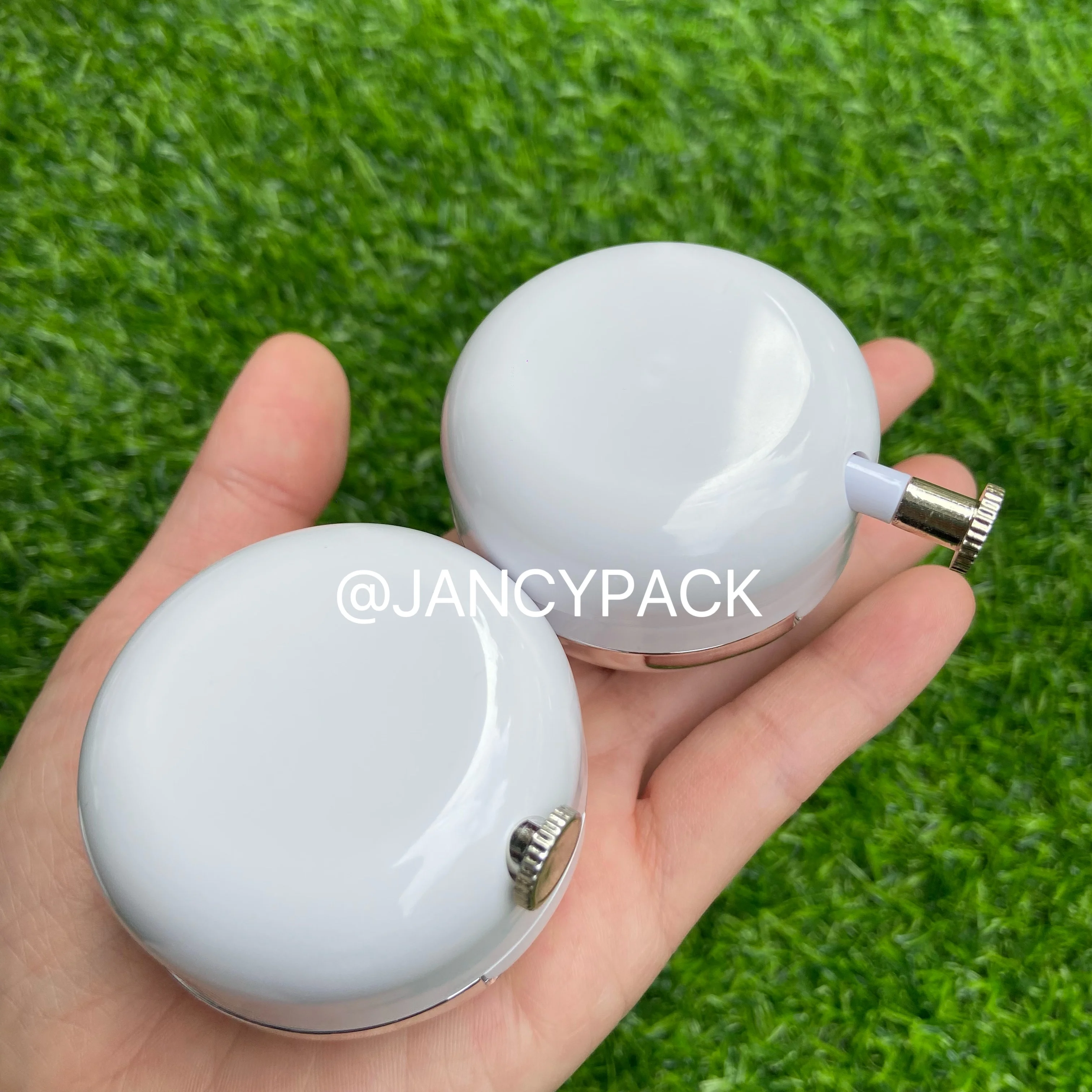 Empty Plastic Cosmetic Container Pot Jars Cosmetic Lip Balm Case Cosmetic Cream Containers Lip balm Refillable Box With Mirror
Empty Plastic Cosmetic Container Pot Jars Cosmetic Lip Balm Case Cosmetic Cream Containers Lip balm Refillable Box With Mirror