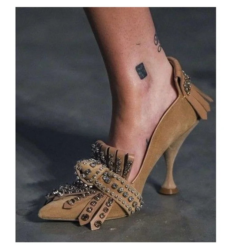 Solid Diamond Tassels Slip On Pumps Thin High Heel Pointed Toe Fashion Sexy 2025 Summer Big Size Woman Shoes Zapatillas Mujer
Solid Diamond Tassels Slip On Pumps Thin High Heel Pointed Toe Fashion Sexy 2025 Summer Big Size Woman Shoes Zapatillas Mujer