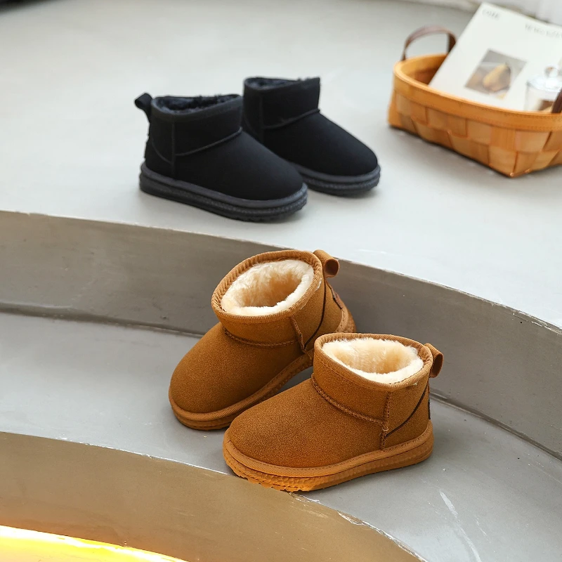 Детские зимние сапоги, коричневые теплые хлопковые туфли с подкладкой для мальчиков и девочек, новинка зимы 2024, черные модные легкие нескользящие детские ботинки
Детские зимние сапоги, коричневые теплые хлопковые туфли с подкладкой для мальчиков и девочек, новинка зимы 2024, черные модные легкие нескользящие детские ботинки