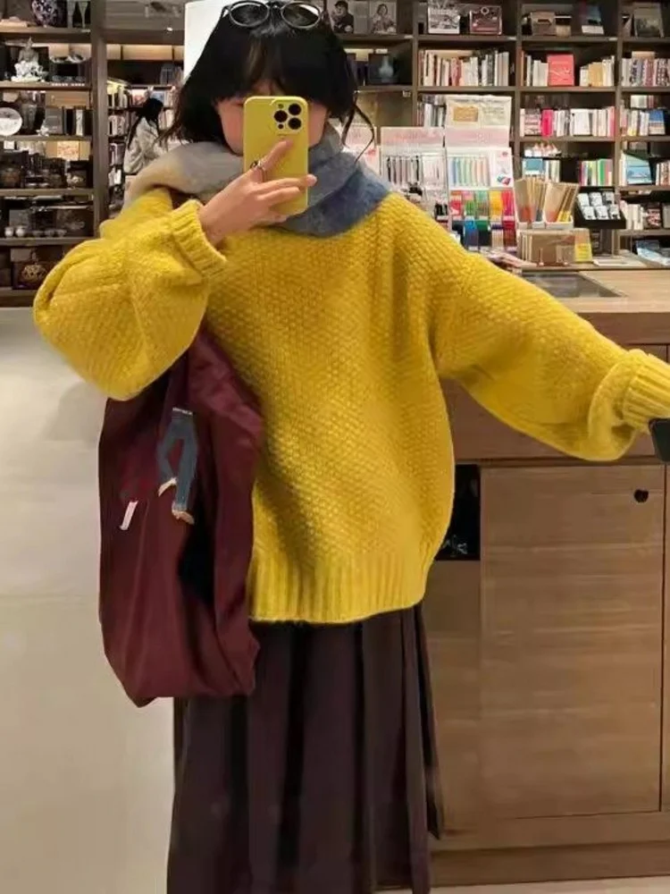 Soft Thickened Yellow Pineapple Pattern Women's Knitted Sweater Spring New Style Casual round Neck Long Sleeve Loose Fit
Soft Thickened Yellow Pineapple Pattern Women's Knitted Sweater Spring New Style Casual round Neck Long Sleeve Loose Fit