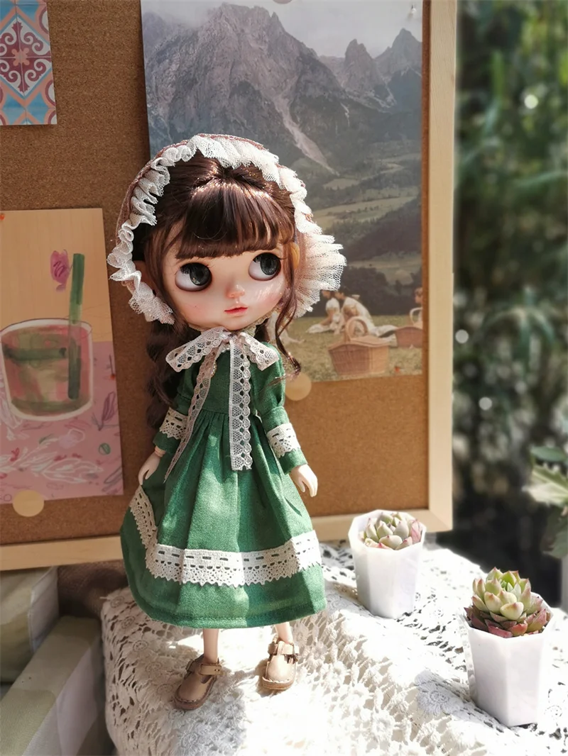 Blythe Size Dark green vintage embroidered lace print dress set 3 piece doll accessories
Blythe Size Dark green vintage embroidered lace print dress set 3 piece doll accessories