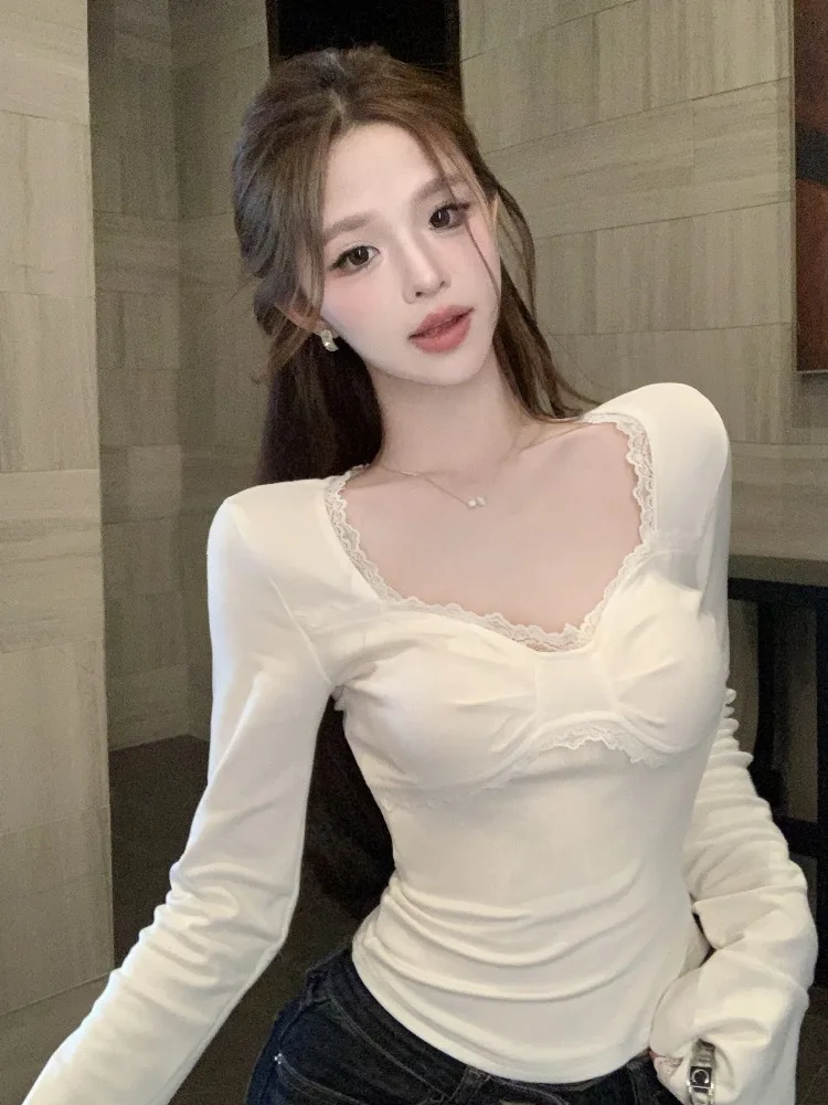 Sexy Lace Splice Slim Fit Bell Sleeve Base Shirt Women's Fashionable Hot Girl T-Shirt Top Pure Color V-neck Long Sleeve Winter
Sexy Lace Splice Slim Fit Bell Sleeve Base Shirt Women's Fashionable Hot Girl T-Shirt Top Pure Color V-neck Long Sleeve Winter