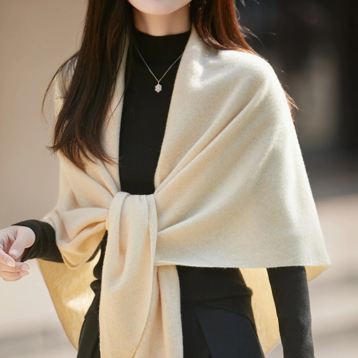 Женская шаль из 100% мериносовой шерсти, осенне-зимняя мода, большой размер, вязаный треугольный шарф, женский мягкий плащ, топы
Женская шаль из 100% мериносовой шерсти, осенне-зимняя мода, большой размер, вязаный треугольный шарф, женский мягкий плащ, топы