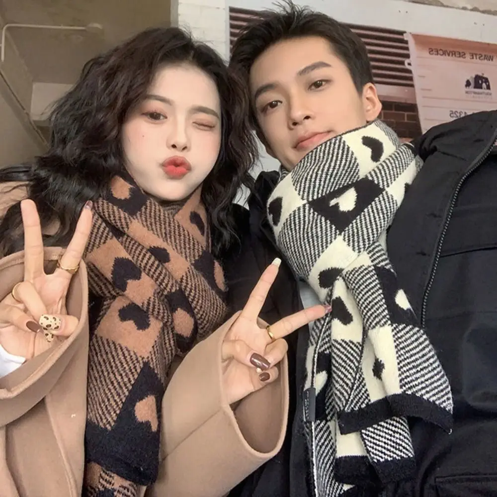 Fashion Korean Style Plaid Heart Scarf Thickened Long Y2K Checkered Scarf Student Warm Winter Cashmere Shawl Women/Men
Fashion Korean Style Plaid Heart Scarf Thickened Long Y2K Checkered Scarf Student Warm Winter Cashmere Shawl Women/Men