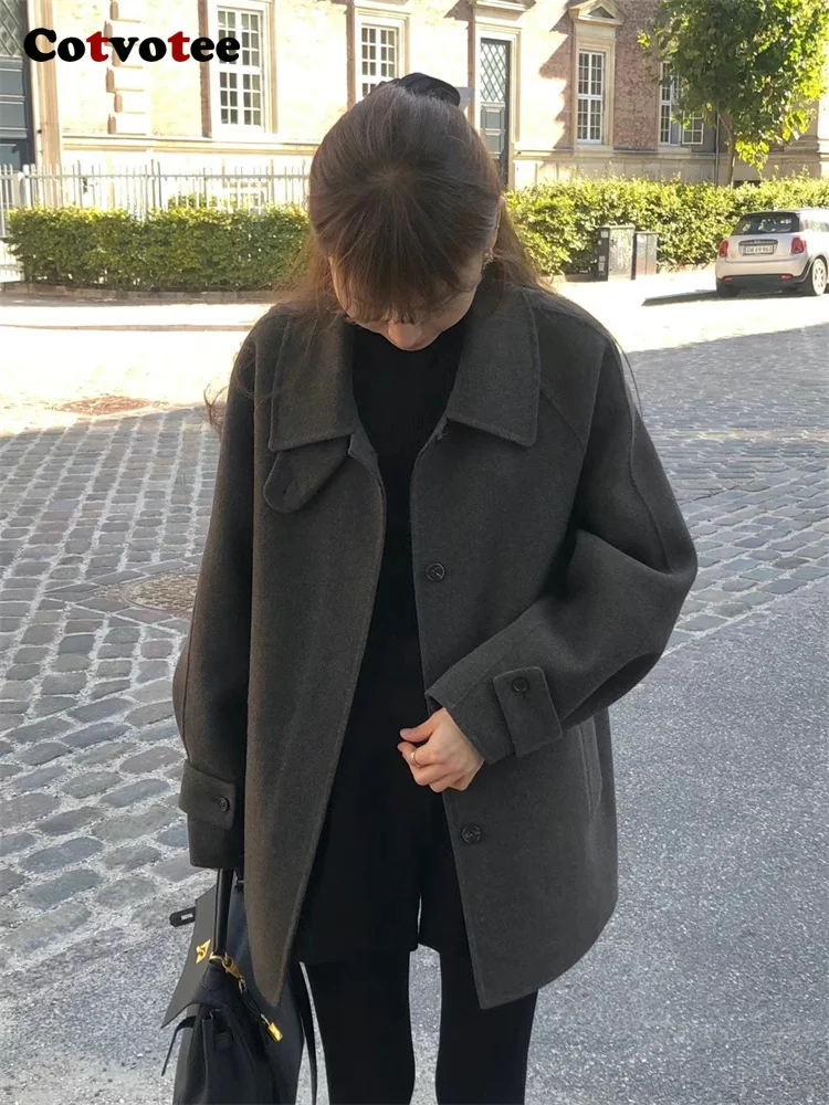 Long Sleeve Loose Coats Vintage Turn Down Collar Solid Jackets Button Up Wool Coat Women Autumn Winter 2023 New Fashion
Long Sleeve Loose Coats Vintage Turn Down Collar Solid Jackets Button Up Wool Coat Women Autumn Winter 2023 New Fashion
