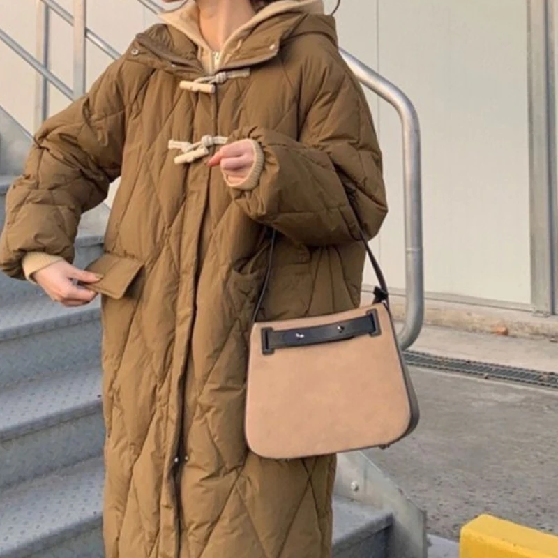 Medium and Long Down Jacket 2025 New Loose Hooded Wooden Horn Buckle Jacket
Medium and Long Down Jacket 2025 New Loose Hooded Wooden Horn Buckle Jacket
