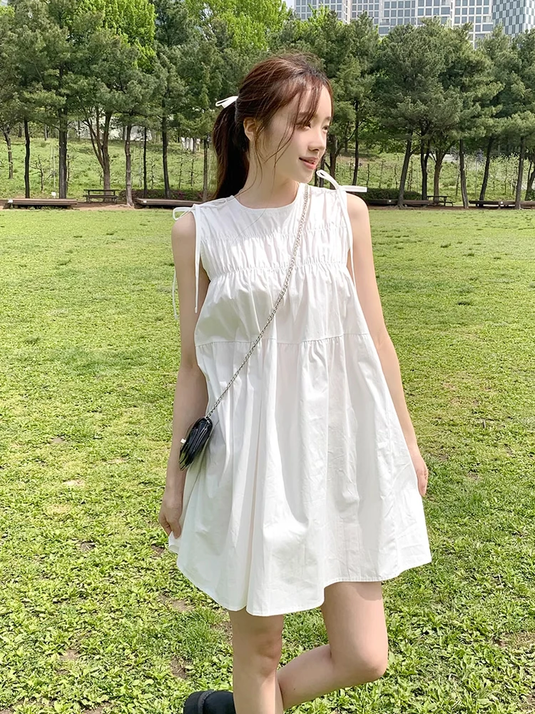 Elegant White Vest Dress Women's round Neck Pleated Design Knot Belted Short Skirt Korean Style Summer A-Line Dress
Elegant White Vest Dress Women's round Neck Pleated Design Knot Belted Short Skirt Korean Style Summer A-Line Dress
