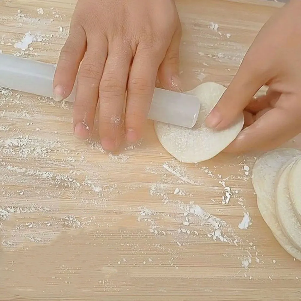 Plastic Rolling Pin Smooth Surface Ergonomic Handle Non-stick Kitchen Tool Pizza Dough Cookie Wrapper Baking Aid
Plastic Rolling Pin Smooth Surface Ergonomic Handle Non-stick Kitchen Tool Pizza Dough Cookie Wrapper Baking Aid