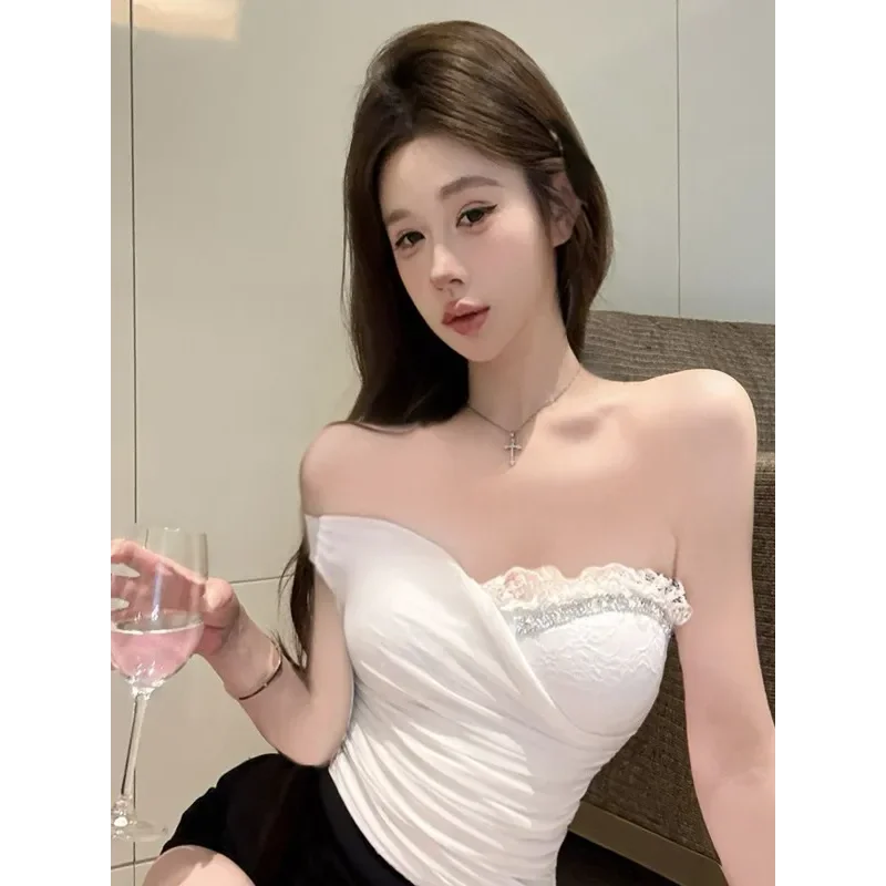Women's White One-Shoulder Strapless Lace Trim Slim Fit Crop Top Elegant Casual Blouse
Women's White One-Shoulder Strapless Lace Trim Slim Fit Crop Top Elegant Casual Blouse