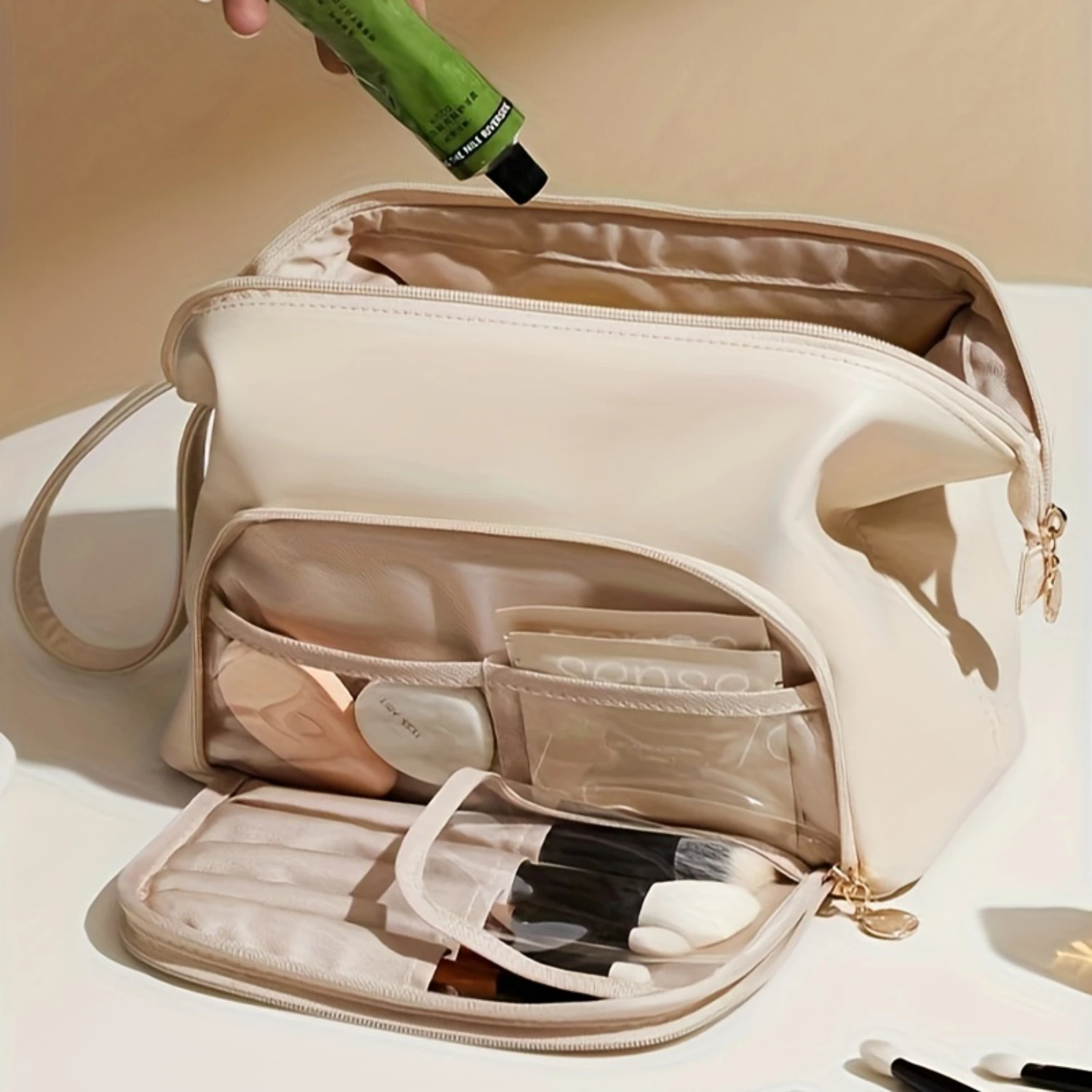 Large Capacity Makeup Bag, Portable Transparent Dry-Wet Separation Cosmetic Travel Case, With Air Cushion Zone And Brush Organiz
Large Capacity Makeup Bag, Portable Transparent Dry-Wet Separation Cosmetic Travel Case, With Air Cushion Zone And Brush Organiz